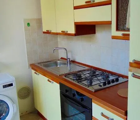 Trilocale Con Giardino In Centro, - N157